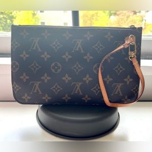 Authentic Louis Vuitton Neverfull pouch.